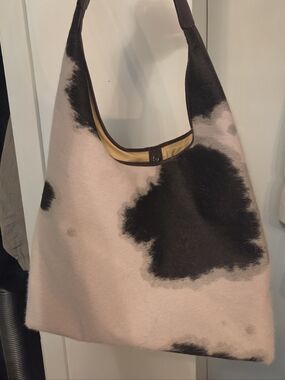 NUEVULLE- EUROPEAN MADE Cowhide-Pattern Shoulder Bag in Black and Cream